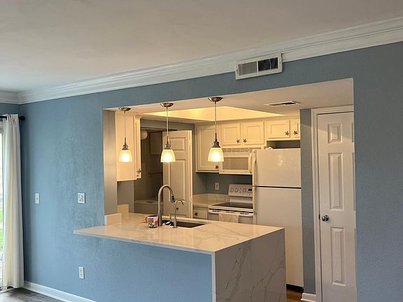 4th image of 100 Fairways Blvd #1505
