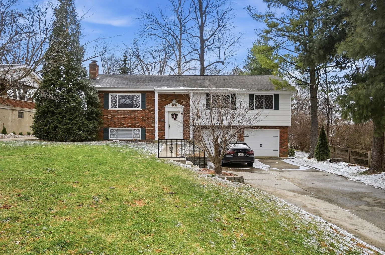 2533 Frank St photo 1