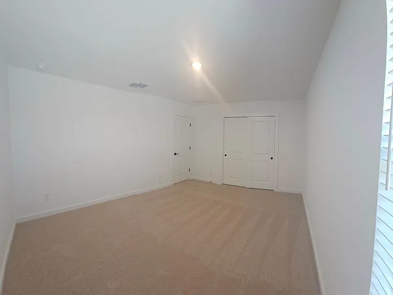 8423 Bay Ridge Cir — Photo 32