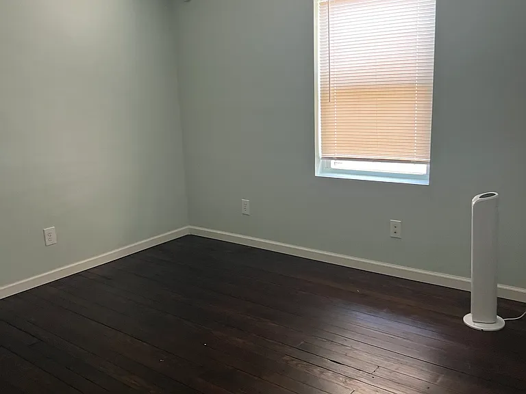 120 N Oak St — Photo 9