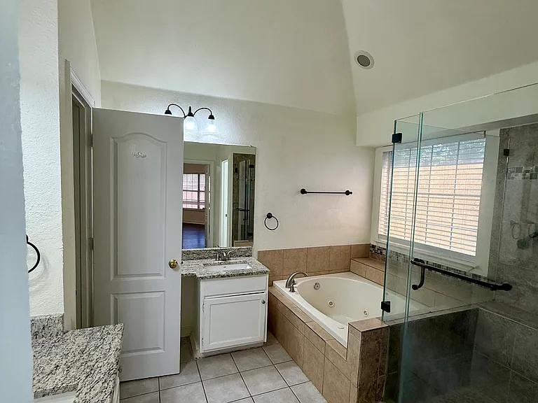 555 Southridge Way #555 — Photo 35