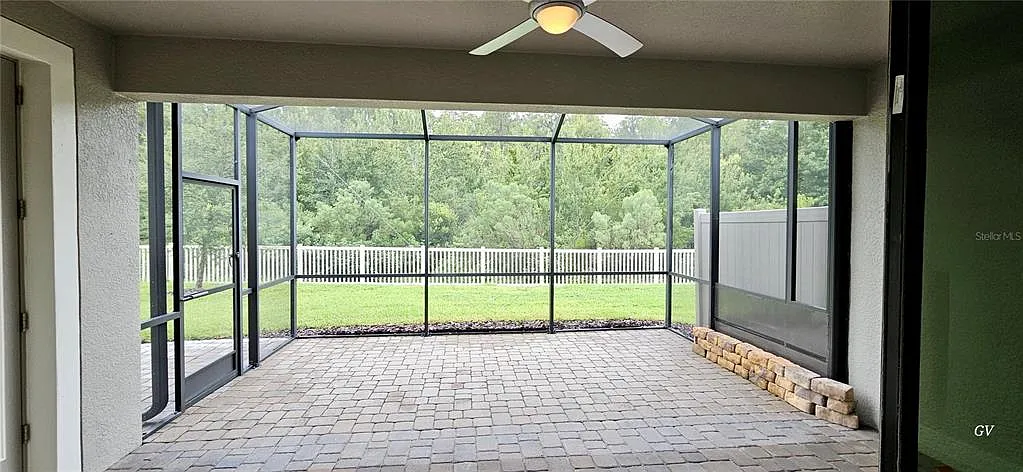 2 bed, 2.0 bath, 1824 sqft, $2,497 — Photo 2