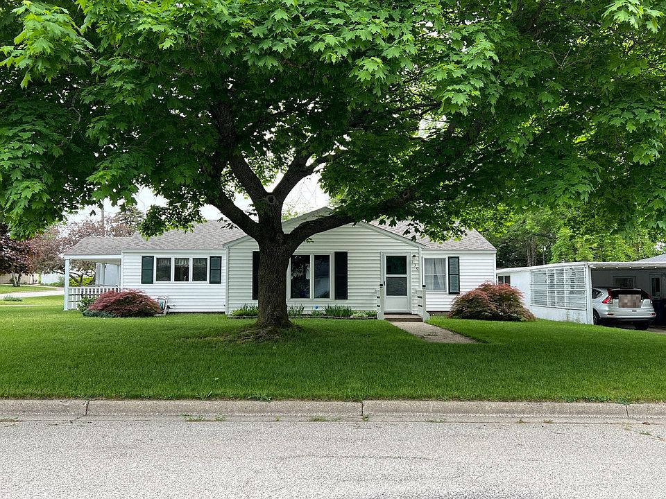 1st image of 139 W Lake St