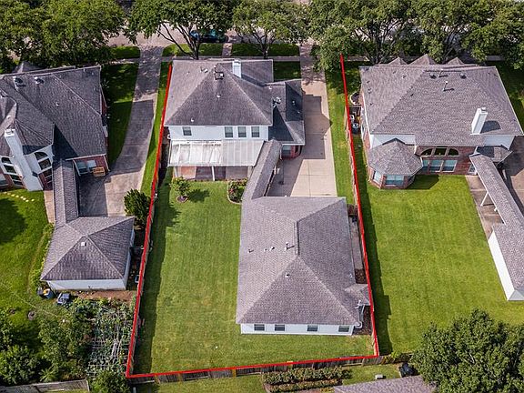 3rd image of 4118 Lake Vista Cir