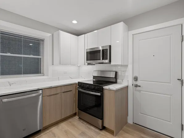 7630 - 38 N Eastlake Ter