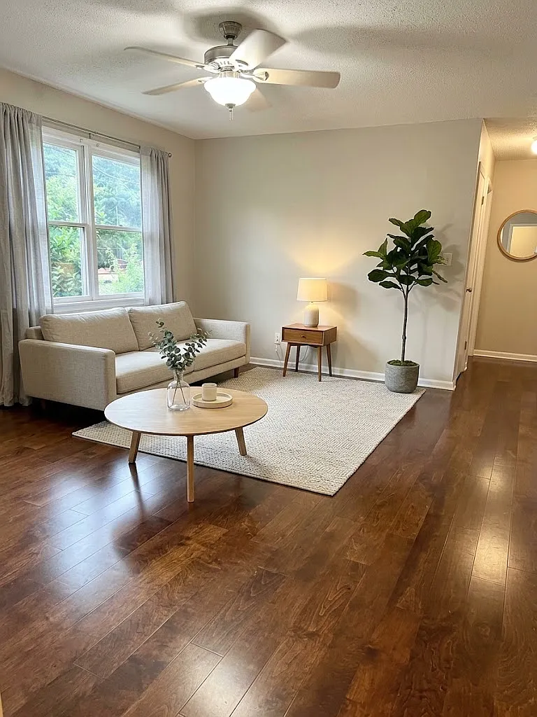 4 bed, 1200 sqft, $1,495 — Photo 1