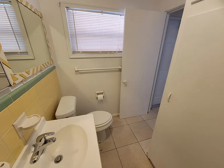 305 S Ocean Dr #4 — Photo 12