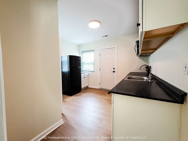 422 Homestead Ave #B — Photo 15