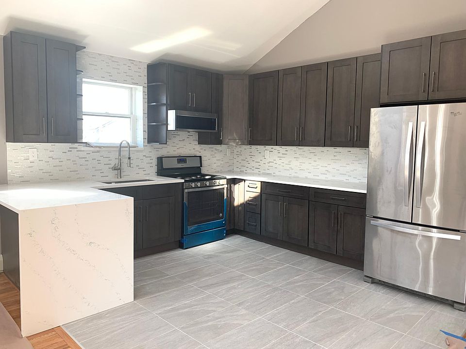 1st image of 816 Vincent Ave #3