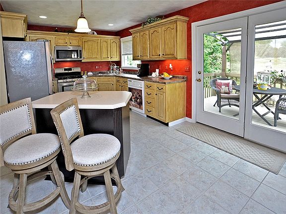 3rd image of 132 Odinwood Ct