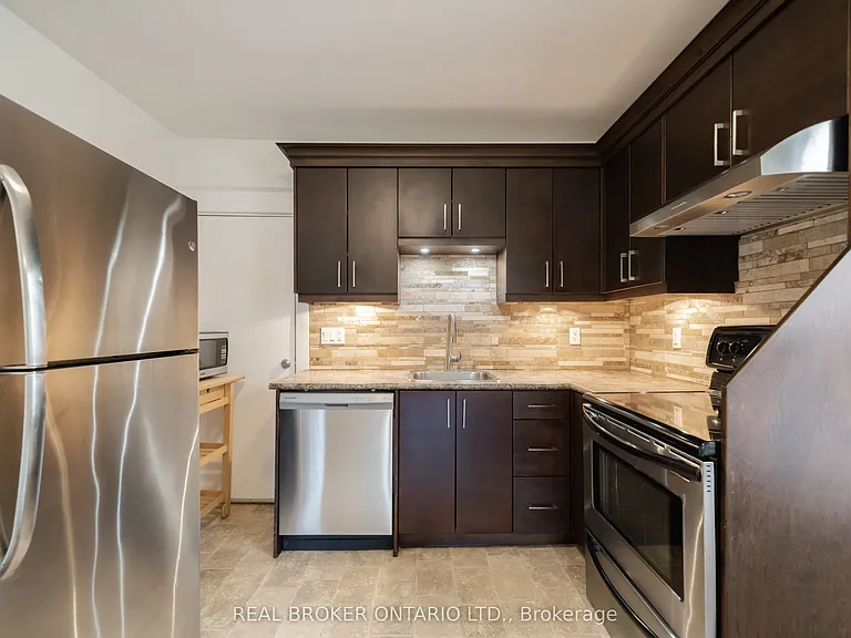 542 Glebeholme Blvd #MAIN — Photo 11