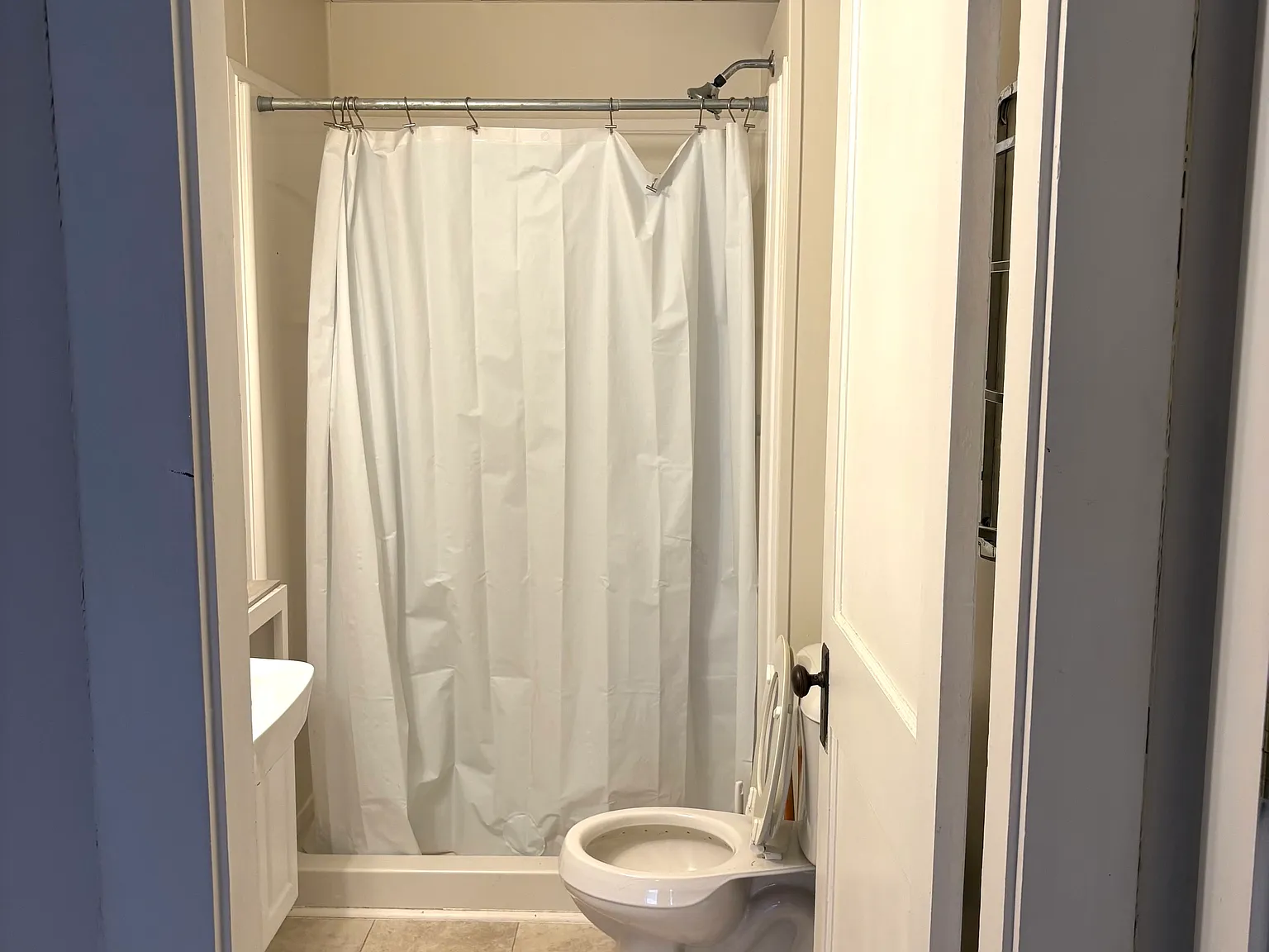 1 bed, $1,300 — Photo 2