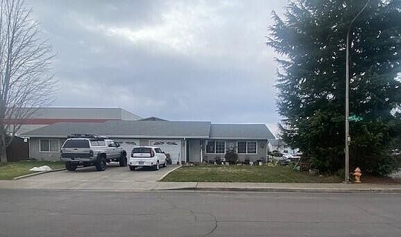 2nd image of 2481 Connell Ave