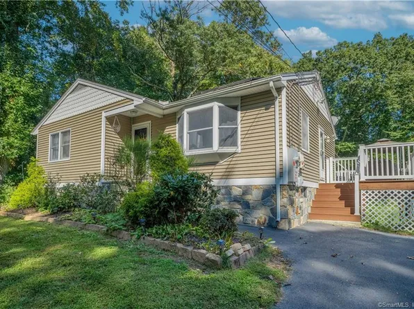 12 Dean Road, East Lyme, CT 06333