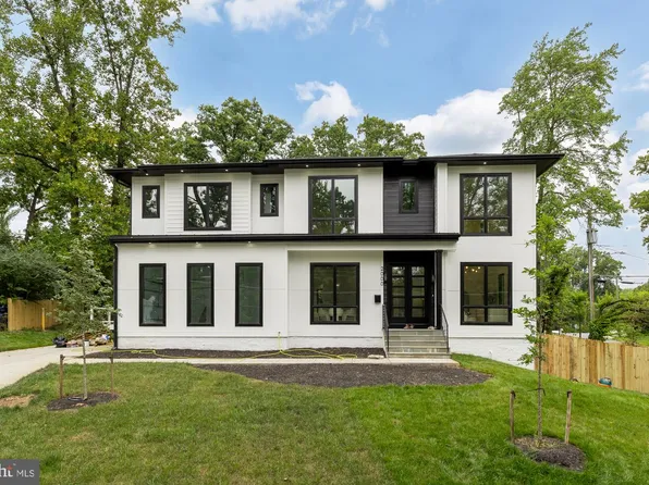 2000 Oswald Pl, Falls Church, VA 22043
