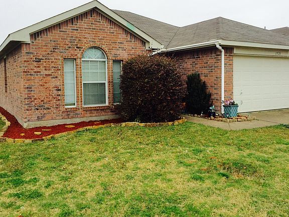 2nd image of 1721 Kelly Ln
