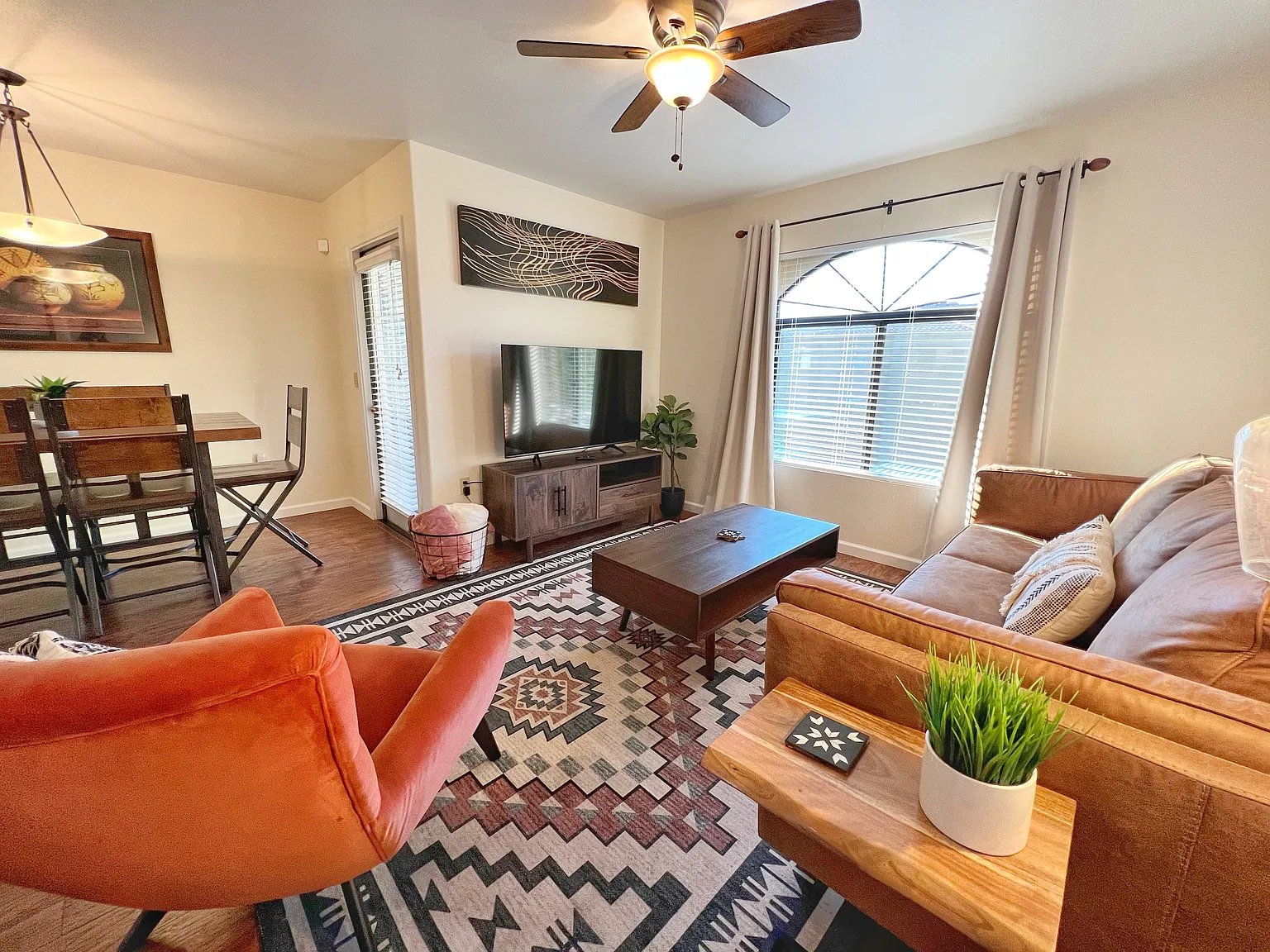 Furnished 2bd Condo with Pools and Gym in NE Tucson — Photo 1