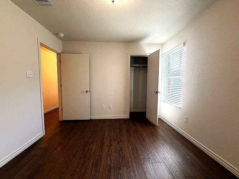 1511 Justin Loop #A — Photo 16