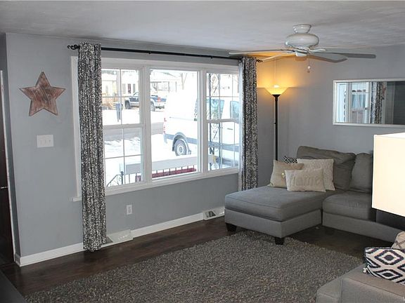 3rd image of 4088 Harwood Ave