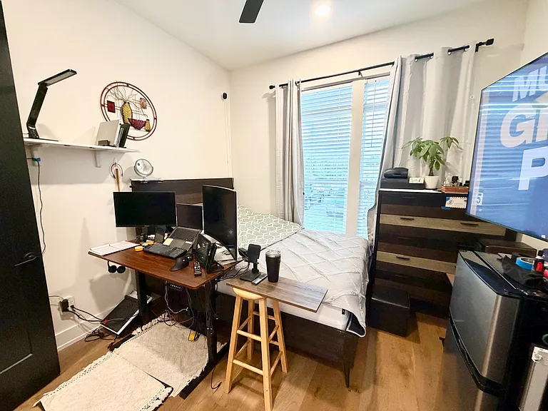 2107 Courtney Ave #A — Photo 3