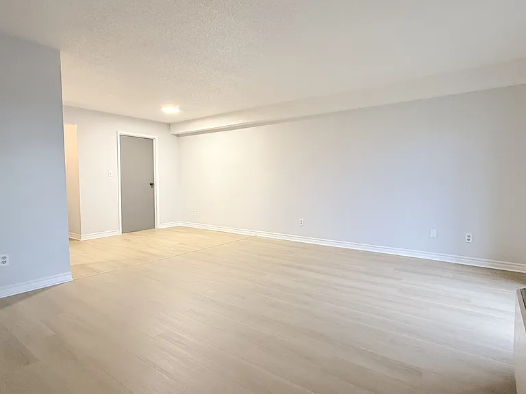 2940 Elsmere Ave #105 — Photo 10