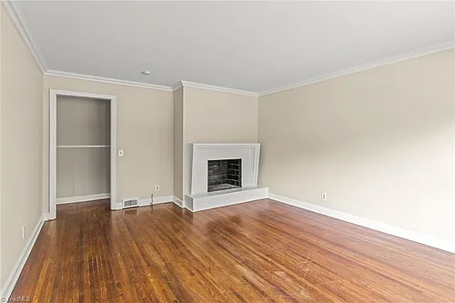 1200 Lamont Dr Photo 1
