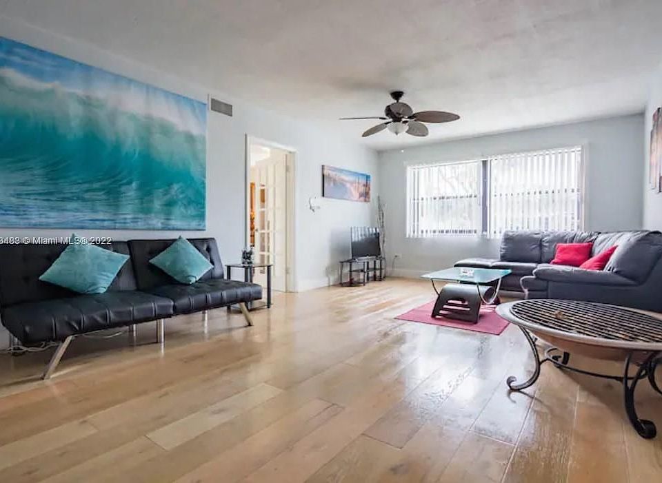 1st image of 1405 NE 140th St #1
