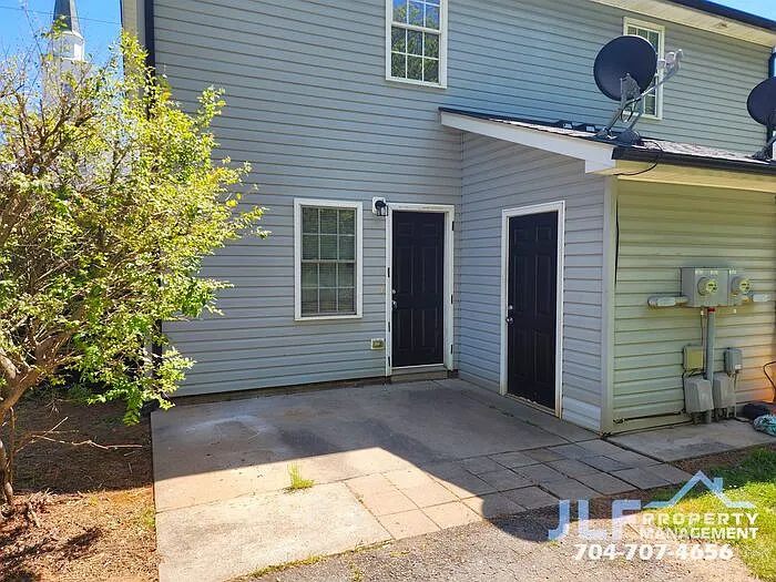 2506 S Ridge Ave — Photo 15