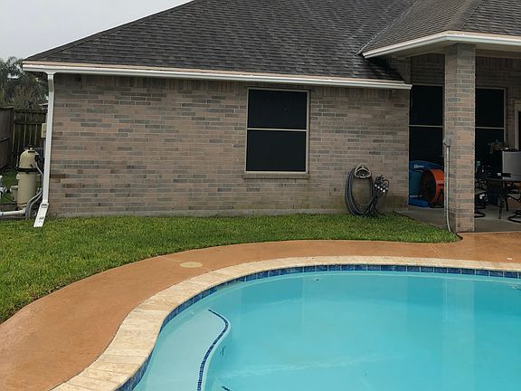 3rd image of 10410 Pioneer Dr