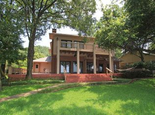 672 Enchanted Isles Dr, Mabank, TX 75156