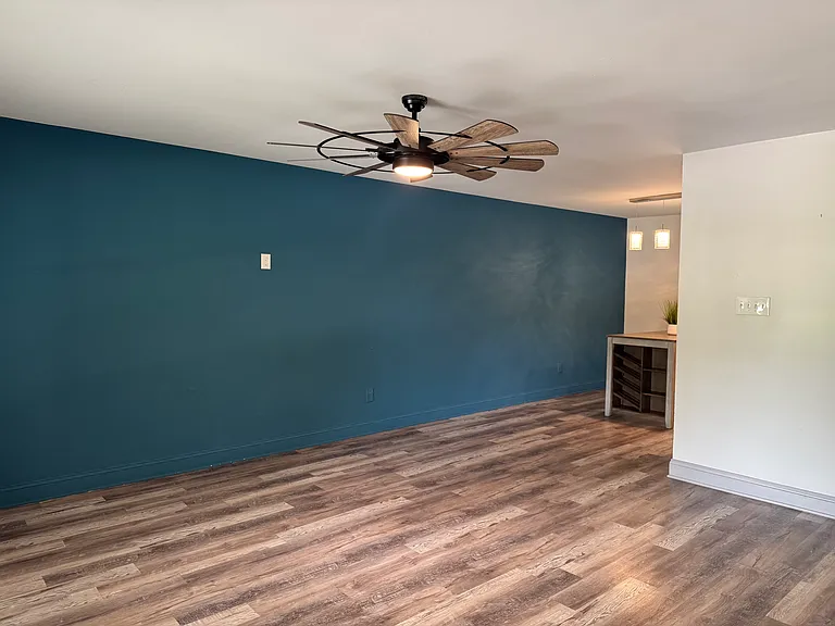 4701 Lucinda Ln — Photo 7