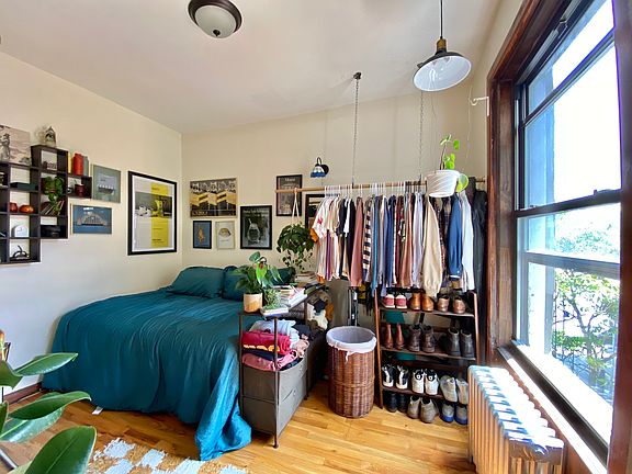 5th image of 210 Humboldt St APT 25