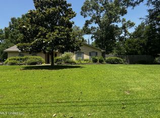 1001 Westbury Sq, Jackson, MS 39212