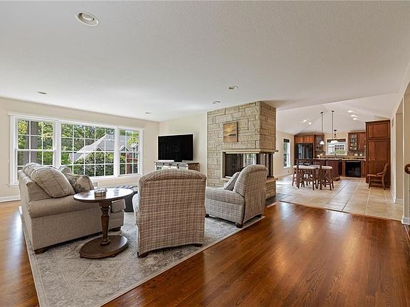 5th image of 8024 Cherokee Ln
