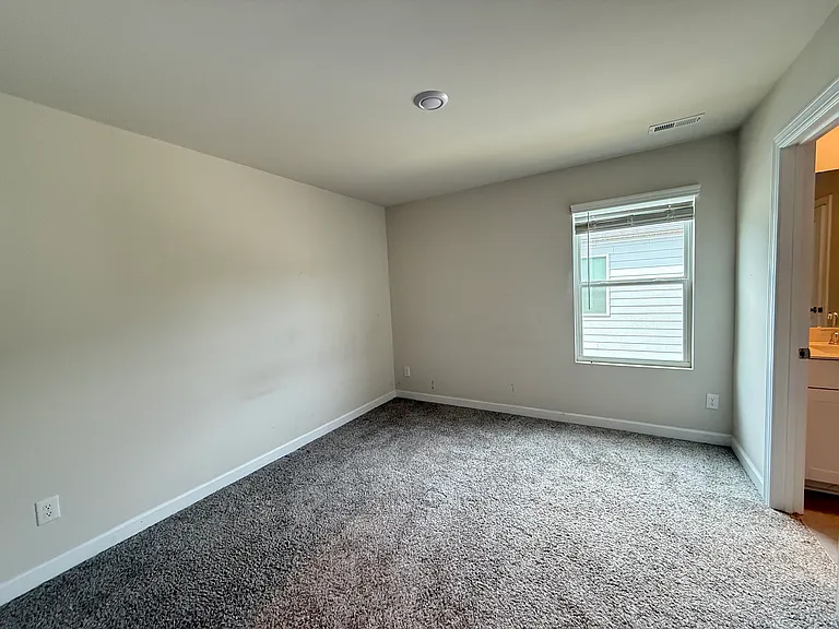 525 Nixon Rd — Photo 12