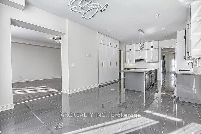 79 Baldry Ave — Photo 24