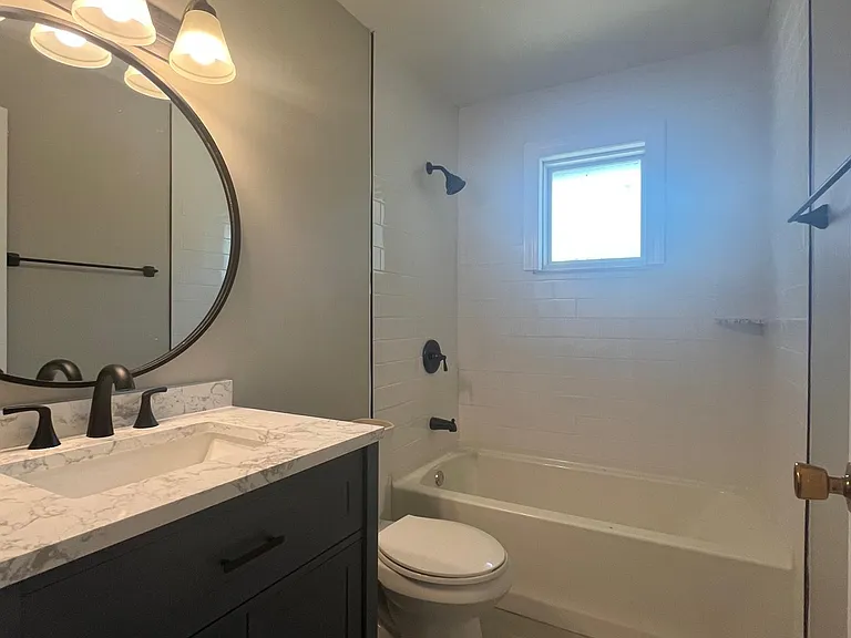 4410 Brookhaven Ave — Photo 2