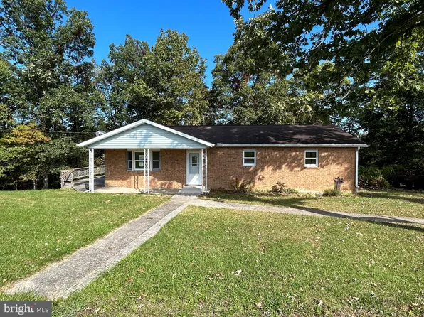 2111 Black Oak Rd, Warfordsburg, PA 17267