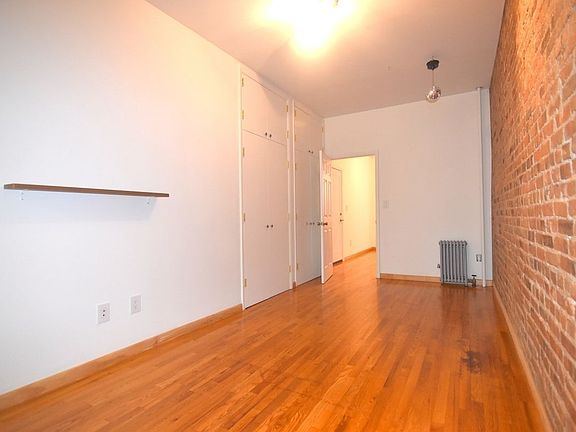 2nd image of 315 Bleecker St #1B