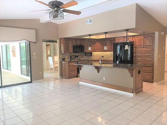 5th image of 87 Oak Village Blvd