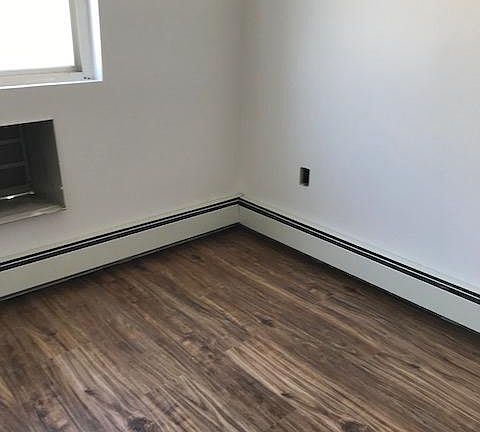 3rd image of 203 Beach 31st St #1