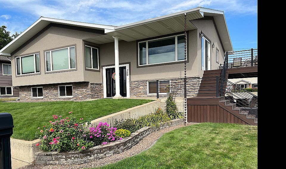 1st image of 710 10th Ave W