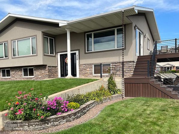 710 10th Ave W