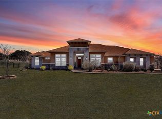 121 Westfield Xing, La Vernia, TX 78121