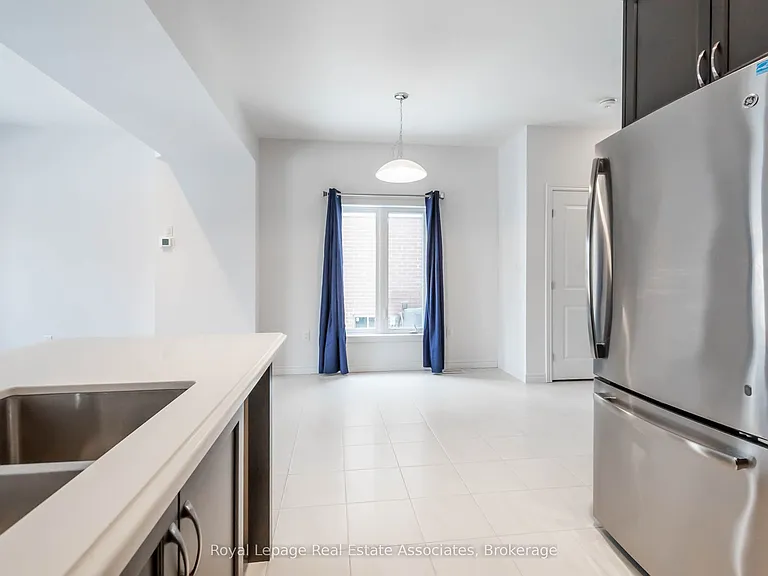 3981 Crown St — Photo 11