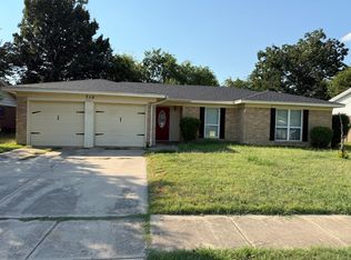 712 Sue Ann Ln, Burleson, TX 76028