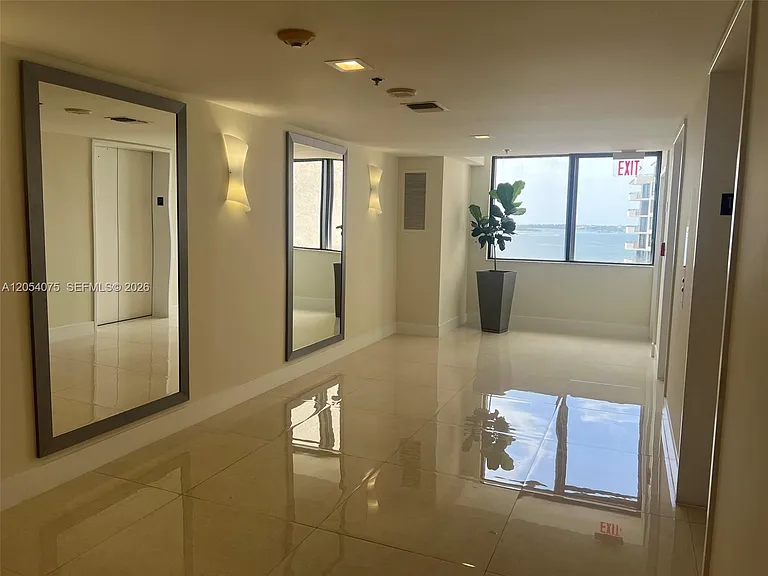540 Brickell Key Dr #1022 — Photo 35