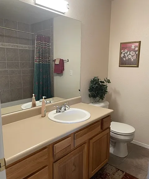 1117 W Kiowa St #102 — Photo 23
