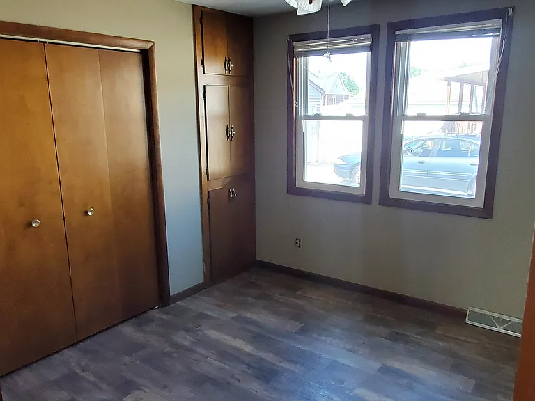 514 Lundy St — Photo 2