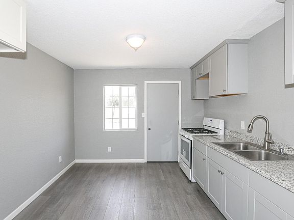 5th image of 3386 S Odell Ave